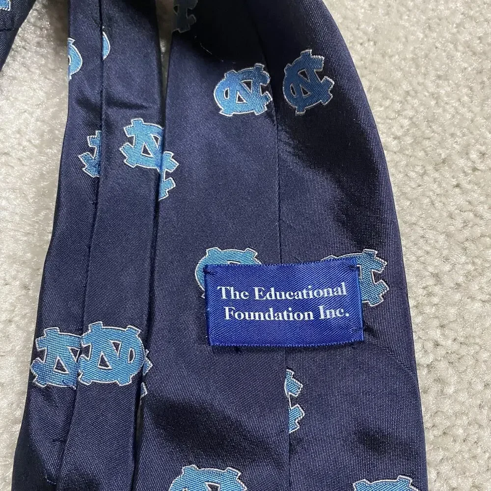 VTG UNC Tie Mens Blue Silk Tar Heels Logo Carolina Tar Heels AOP Preppy